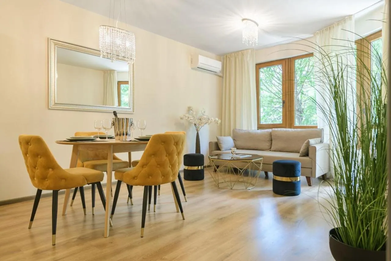 Мarelis Luxe Port Apartment Varna